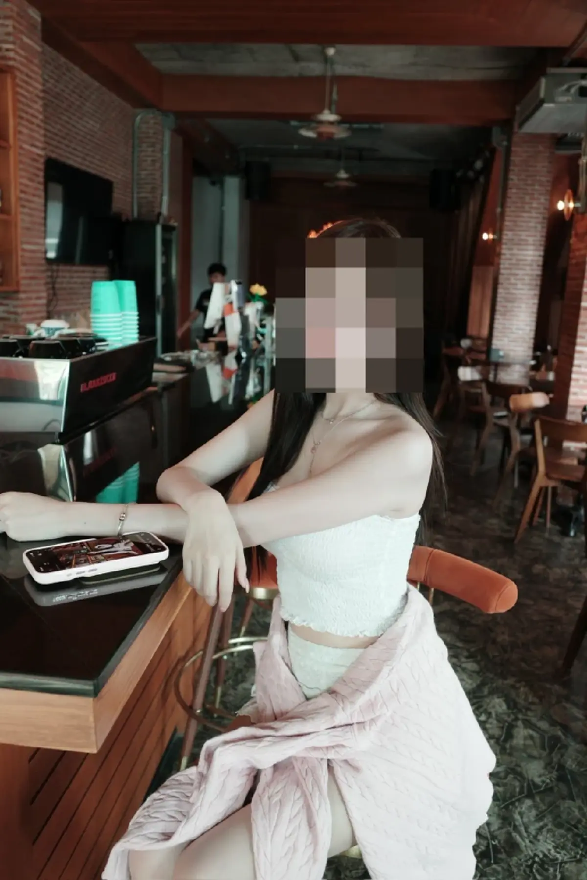 ฉาวสนั่นแล้ว สาวแฉ เจอ ทนายความ แอบถ่าย สะพรึง เจอรูปเป็นพัน 