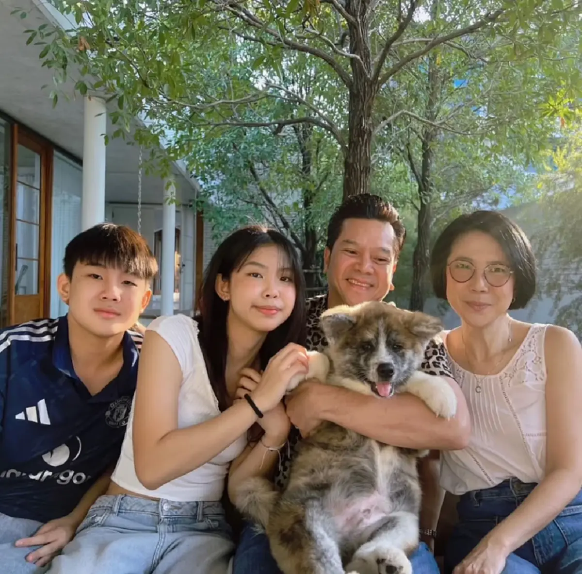 สุขสันต์วันเกิด 52 ปี “เต๋า สมชาย” ภรรยายอมใจอ่อนรับสมาชิกใหม่ 