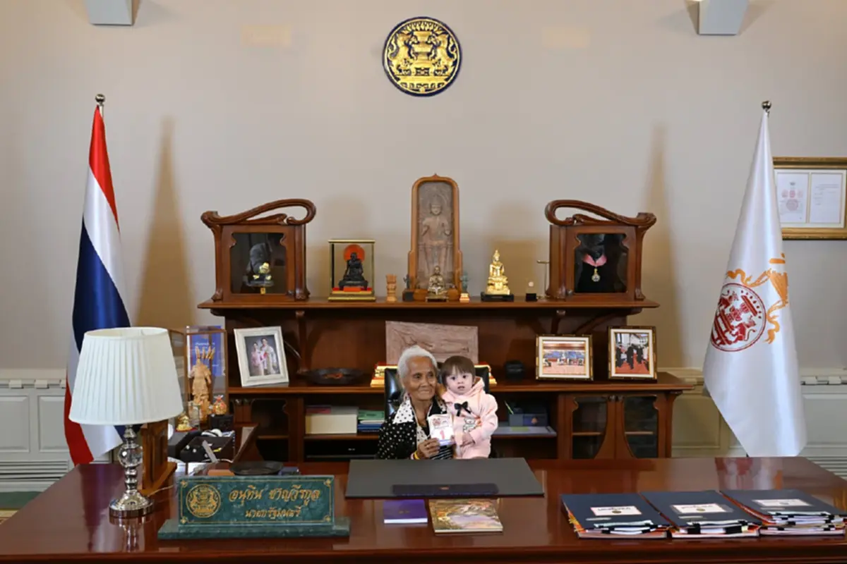 ทำเนียบฯคึกคัก "น้องชมพู่" นั่งเก้าอี้นายก คนแรก วันเด็กแห่งชาติ