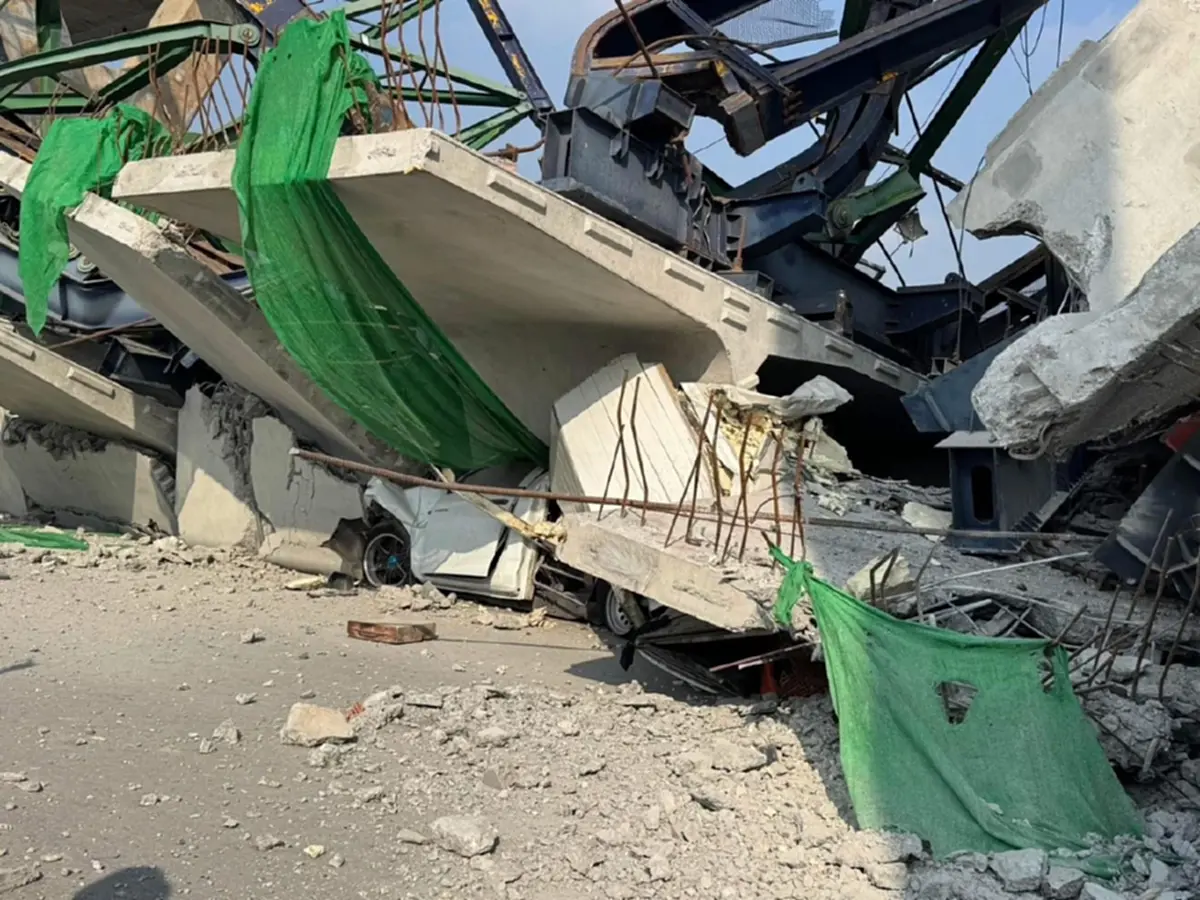 เปิดจำนวนผู้เสียชีวิต เหตุเครนก่อสร้างถล่ม ถนนพระราม 2