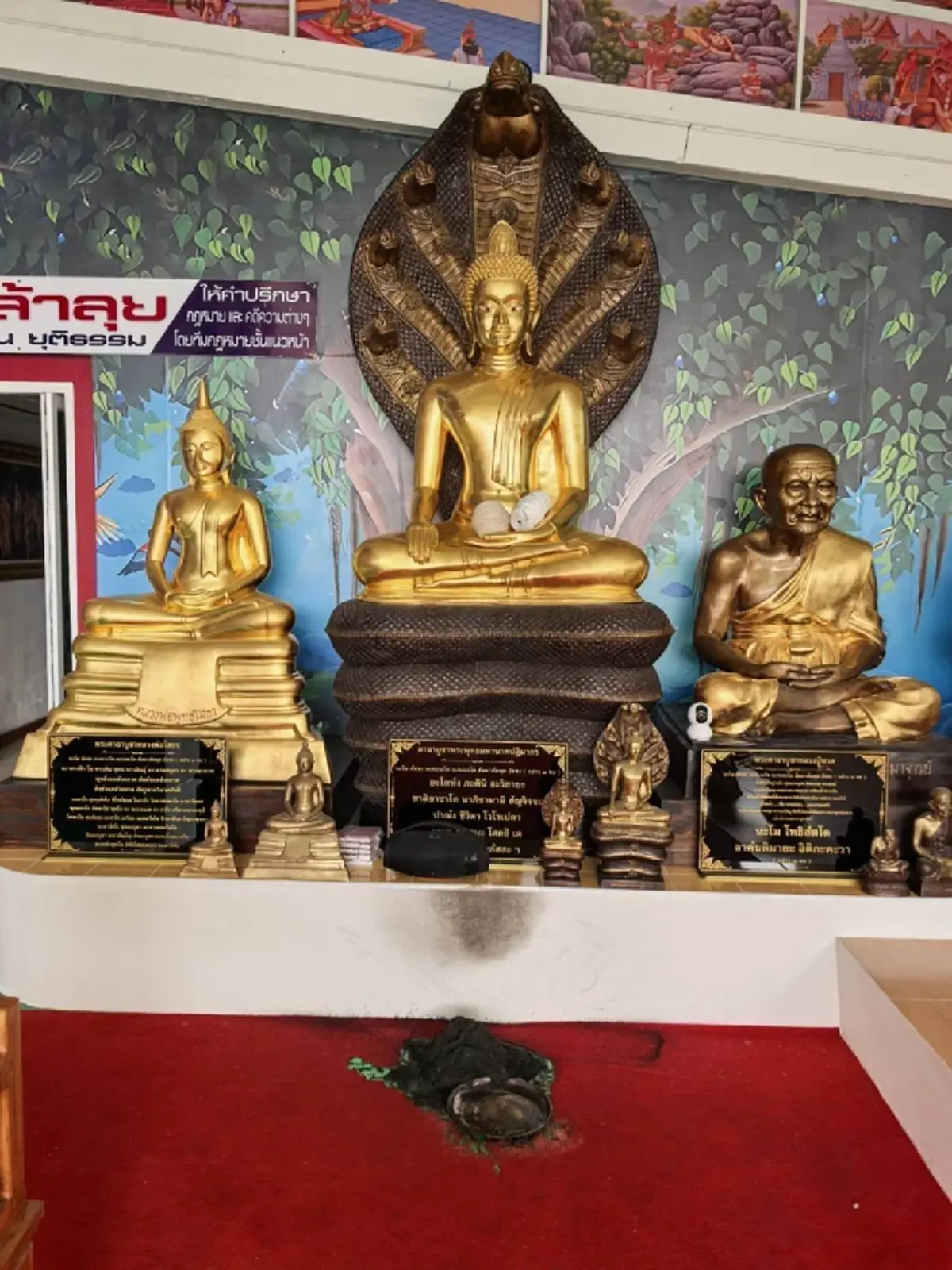 ไฟไหม้หน้าพระพุทธรูป 3 องค์ เปิดวงจรปิดพบเรื่องที่น่าอัศจรรย์