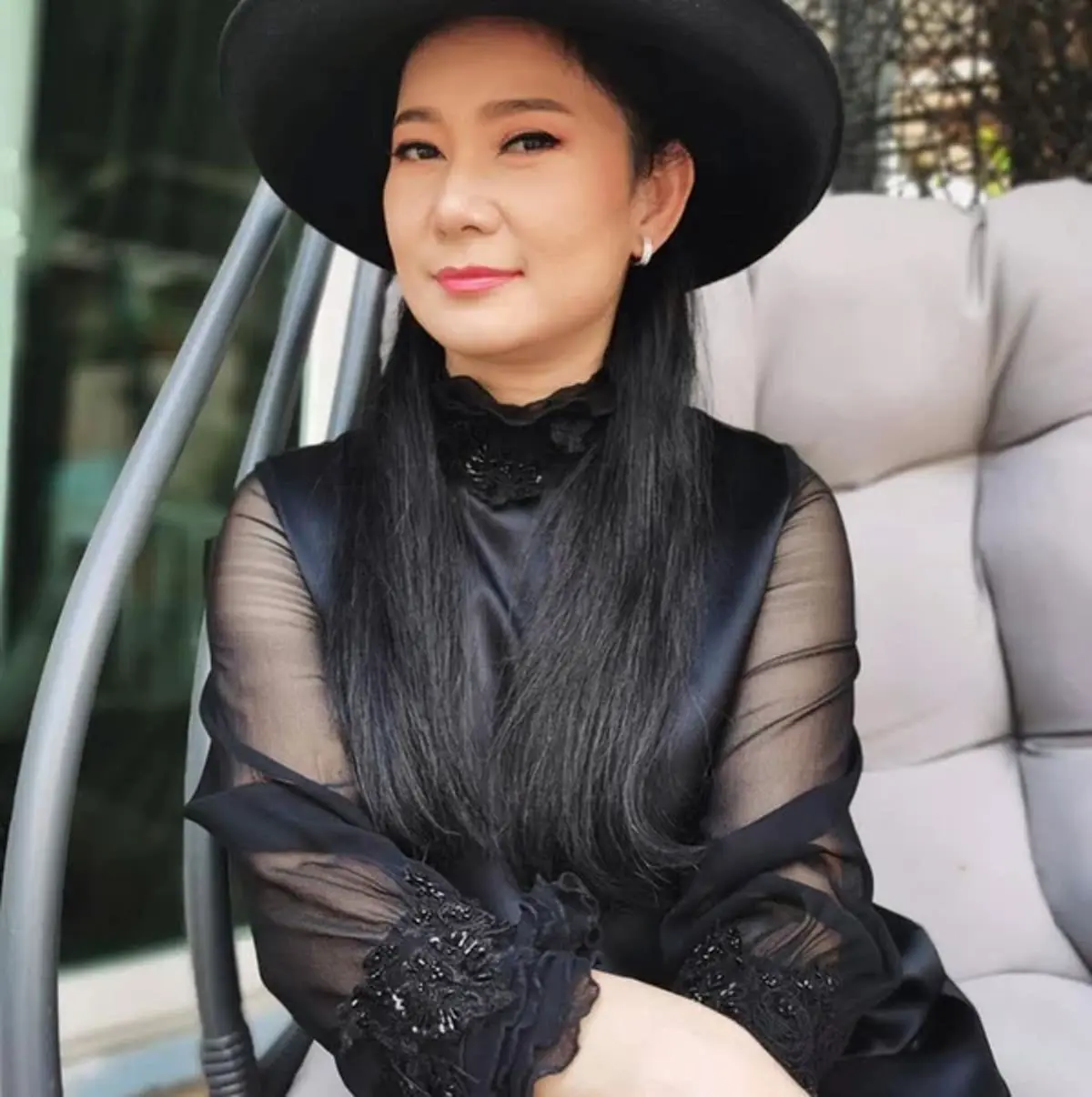 "เป็ด เชิญยิ้ม" พูดถึง "เด๋อ ดอกสะเดา" หลัง "ปู กนกวรรณ" โพสต์แปลกๆ