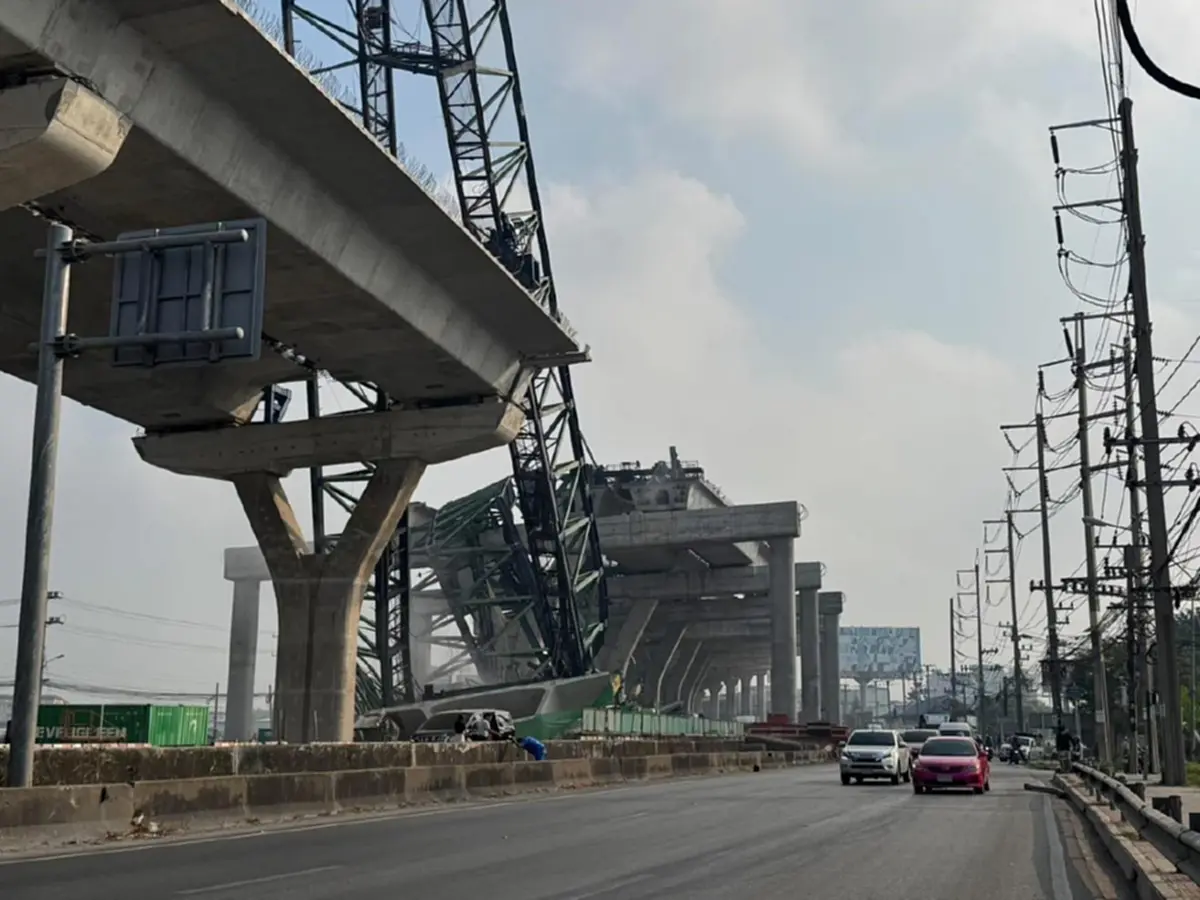 เปิดจำนวนผู้เสียชีวิต เหตุเครนก่อสร้างถล่ม ถนนพระราม 2