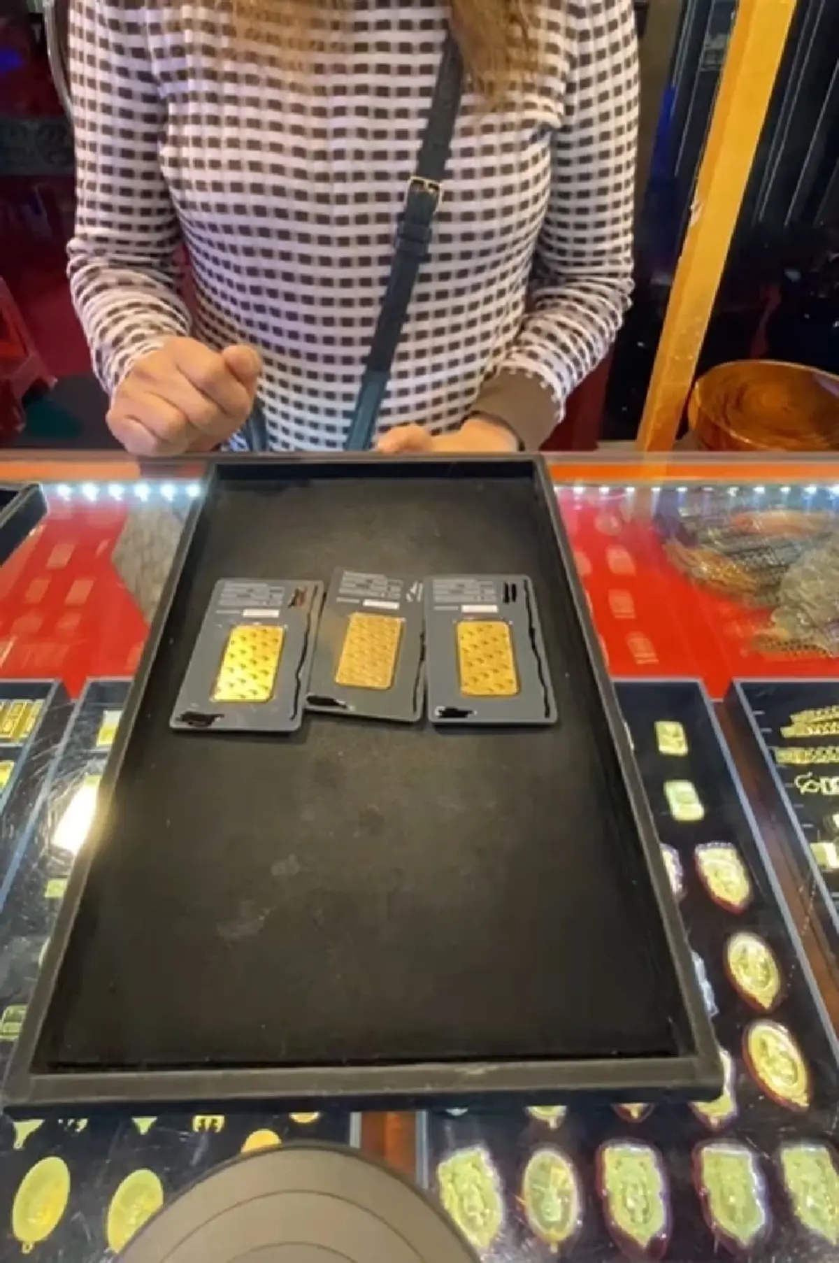 สาวหมดเงินแสน ซื้อทองแท่งจากอเมริกา มาขายที่ไทย รู้ผลตรวจอึ้ง