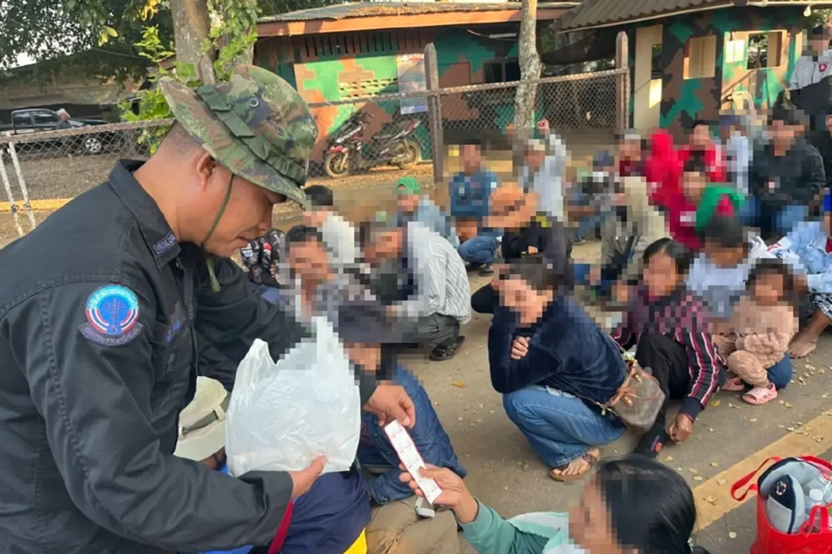 กองทัพเรือ จับแรงงานกัมพูชาลักลอบเข้าเมือง 71 ราย ชายแดนจันทบุรี