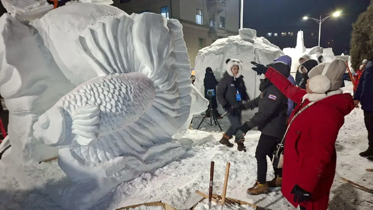 ที่สุดของความภูมิใจ นศ.อาชีวะเชียงรายคว้าแชมป์โลกแกะสลักหิมะ