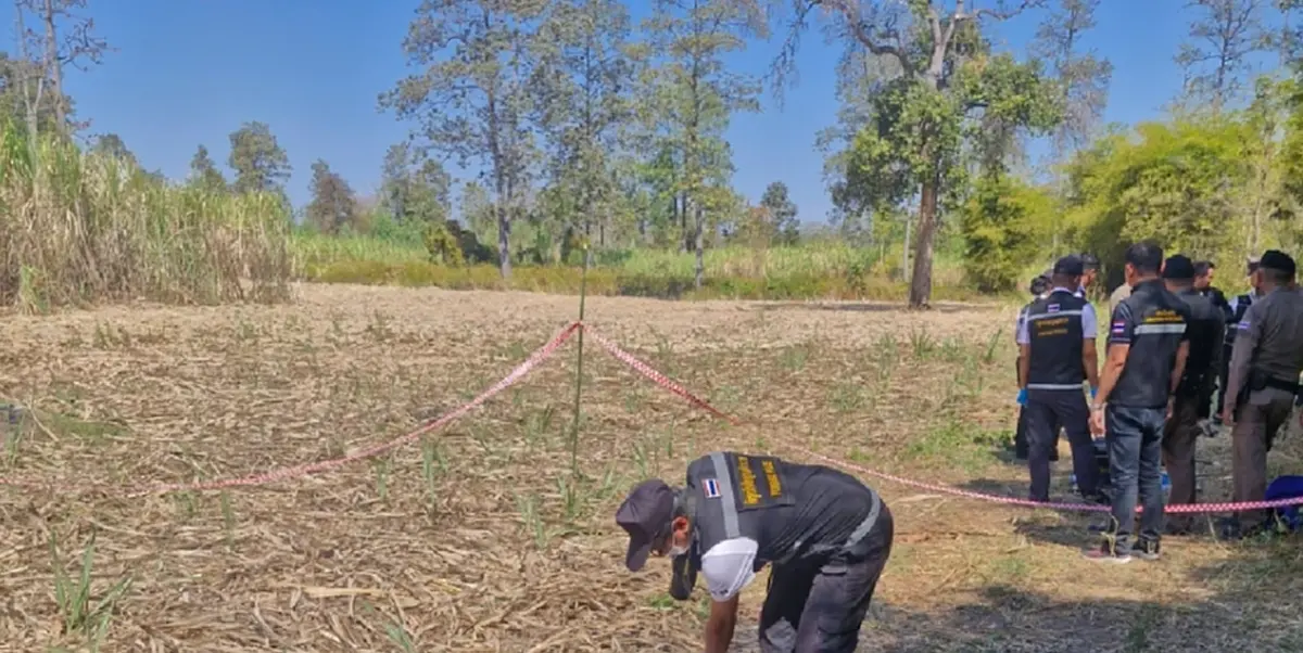 พบร่างชายปริศนาเสียชีวิตในไร่อ้อย ก่อนทราบชื่อภายหลัง