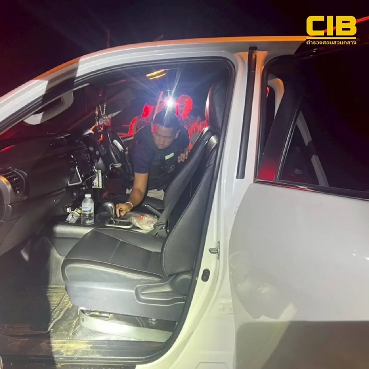 (CIB) รวบขบวนรถป้ายผี อำพรางขนแรงงานเถื่อนชาวเมียนมา 17 ราย