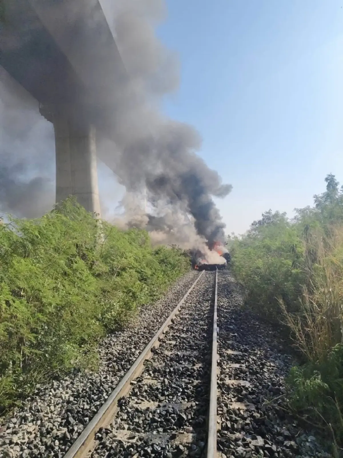 รู้แล้วรถไฟความเร็วเท่าไหร่ พนง. เล่านาทีชีวิต เครนถล่มทับโบกี้