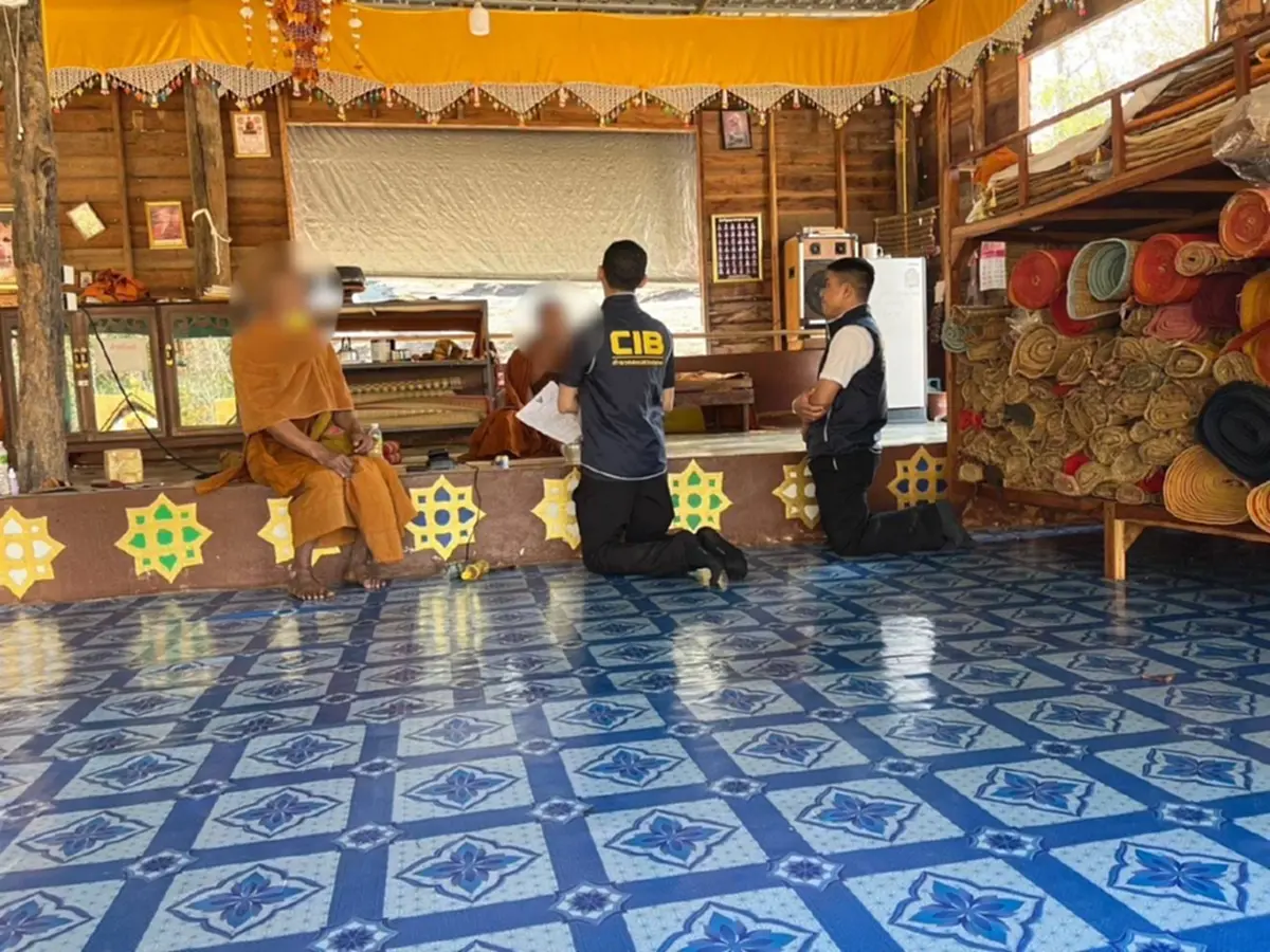 จีวรบินก็ไม่รอด "พระบวชหนีคดี" นาน 10 ปี กระโดดหน้าผาหนี