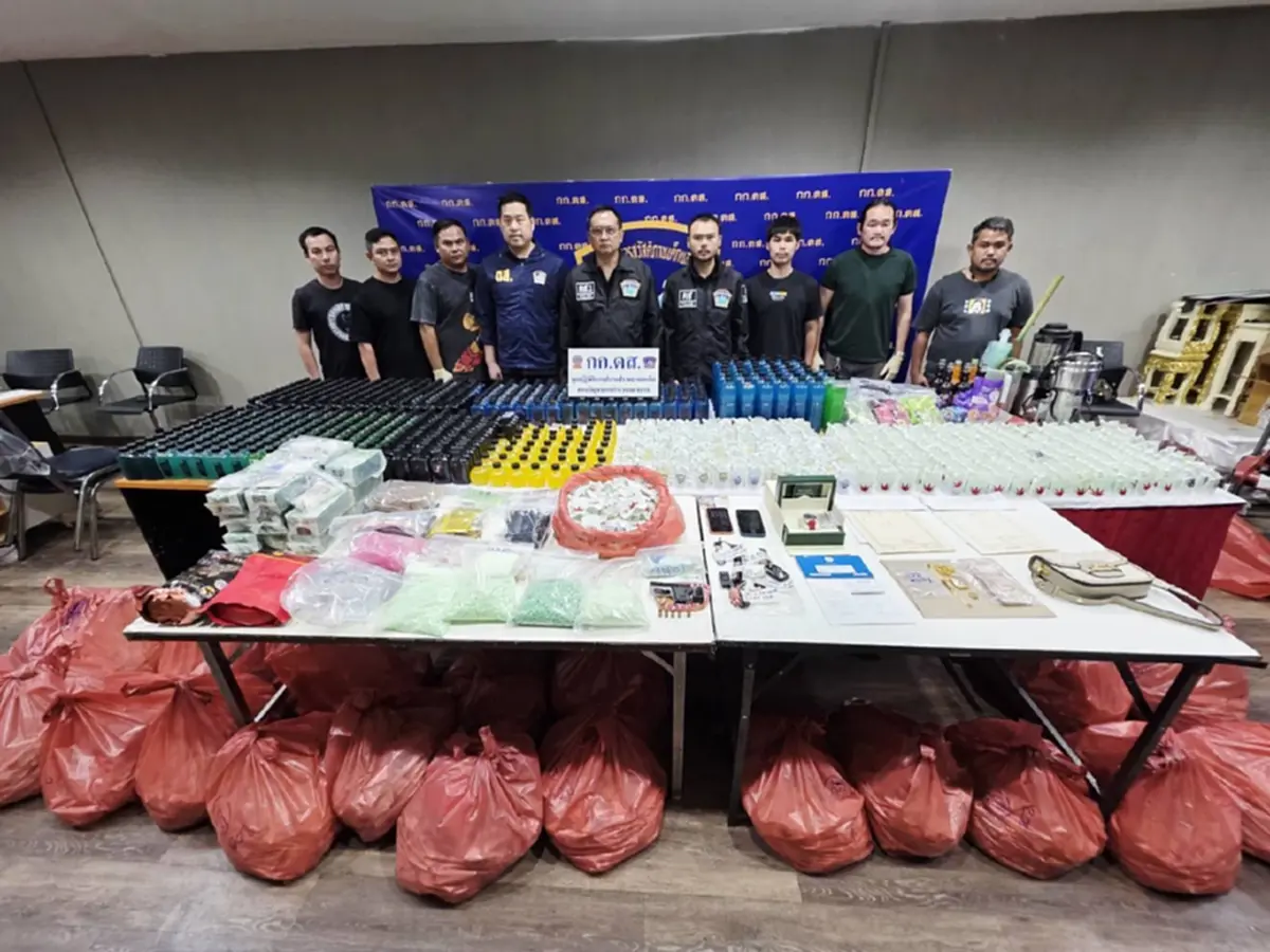 กก.ดส.จับพ่อค้ายา 2 ราย ยึดของกลางมูลค่ากว่า 12.5 ล้านบาท