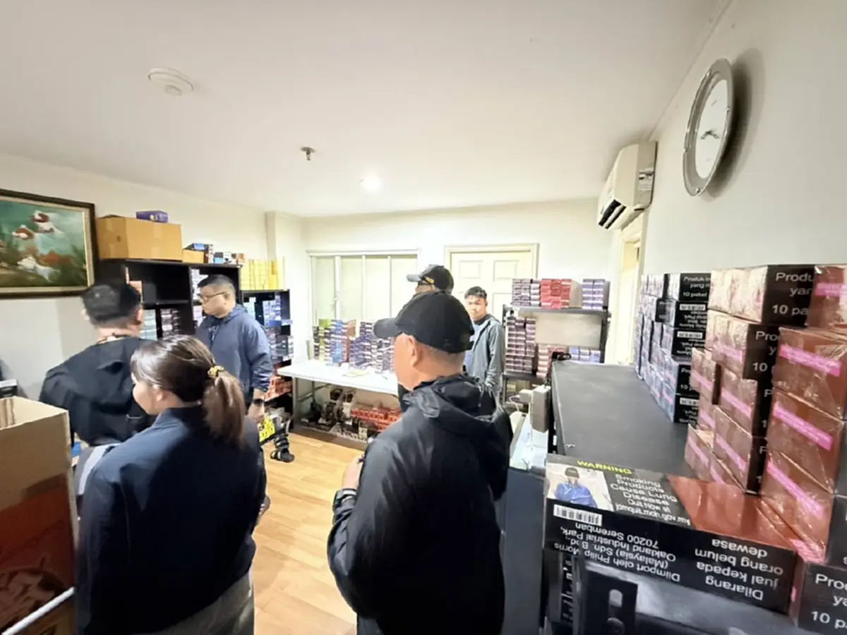 บุกทลายโกดังบุหรี่ไฟฟ้า! คอนโดหรูพระราม 3 ซุกของกลางกว่า 3 ล้าน