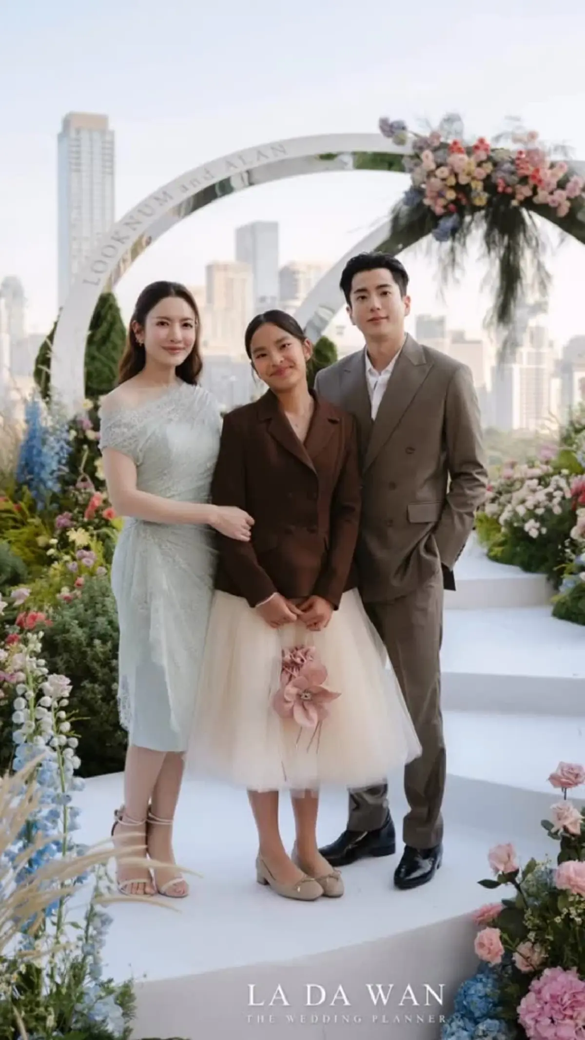 จำแทบไม่ได้! “น้องปีใหม่” ร่วมขบวนขันหมากทีมเจ้าบ่าว 