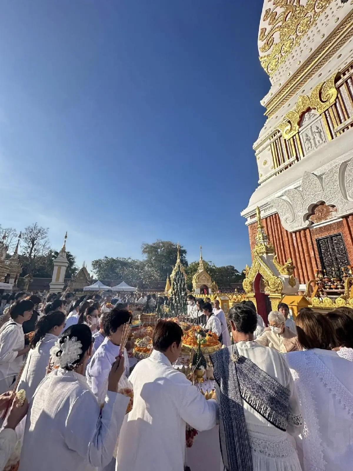 ฮือฮาทั้งวัด เลขธูปโผล่ชัด พิธีขอขมาพระธาตุพนม ก่อนงานบุญใหญ่