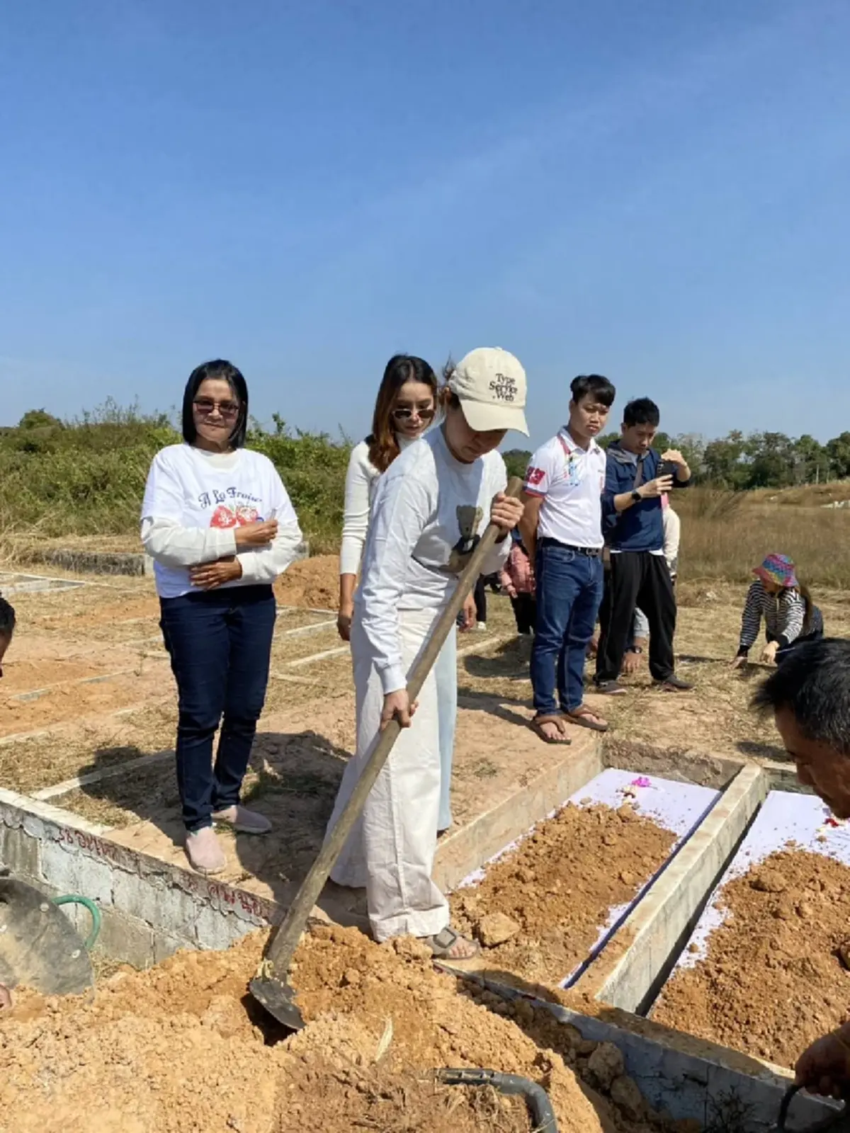 ฮือฮาเลขฝาโลง พิธีอาบน้ำแต่งตัวทารกแท้ง - คลอดก่อนกำหนด