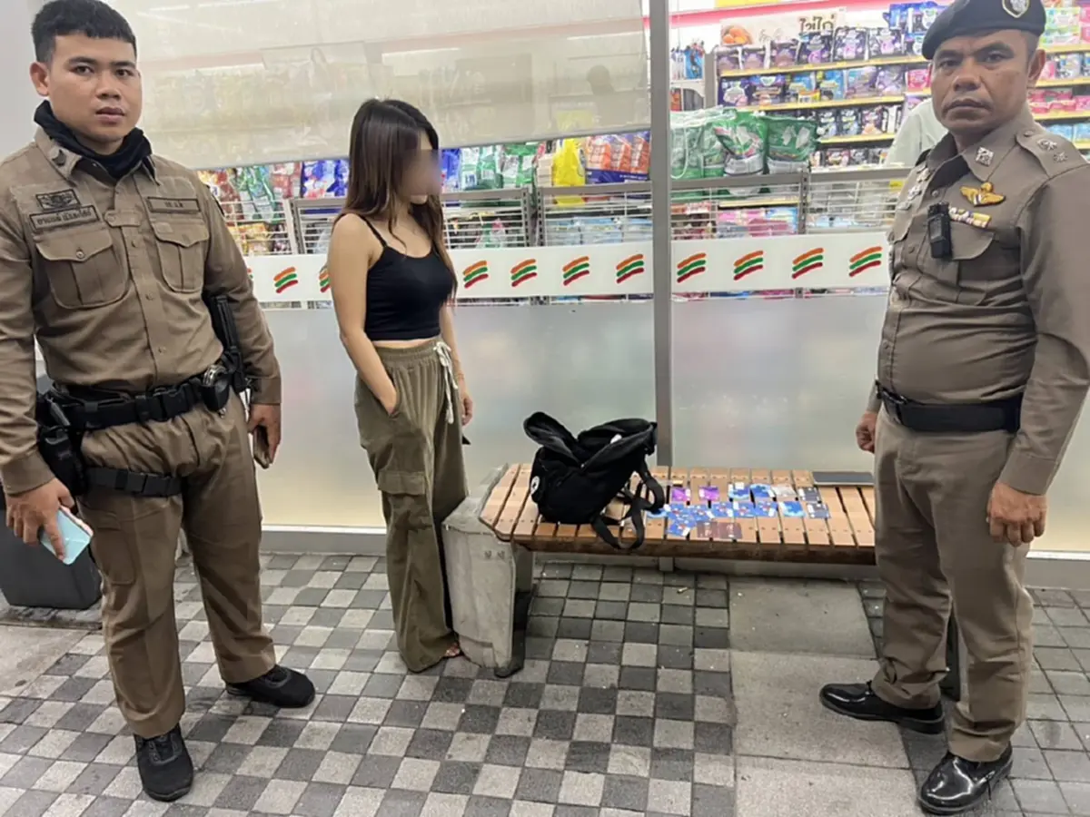 พิรุธหนัก หนุ่มสาวยืนกดเงินไม่หยุด เกือบ7แสน ตำรวจบุกจับคู่