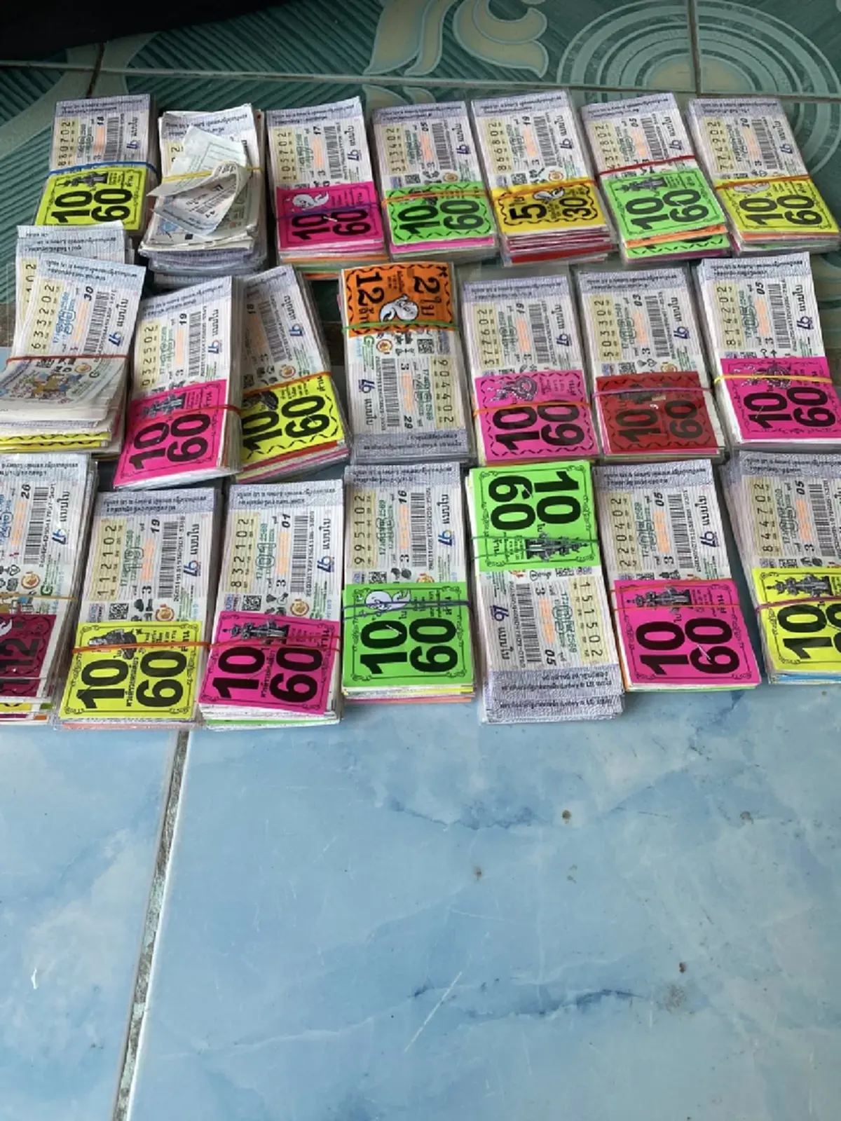 รู้แล้ว ลุงดวงเฮง ถูกเลขท้าย 2 ตัว 4,580 ใบ เอาลอตเตอรี่มาจากไหน