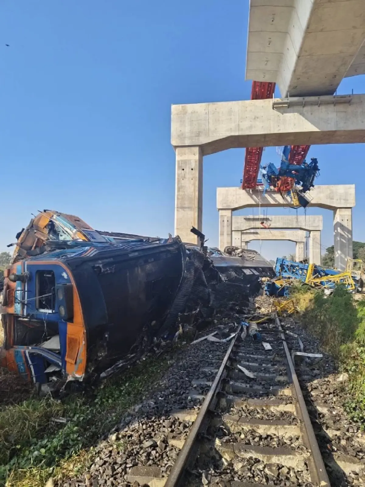 อาลัย หนุ่มสถาบันการแพทย์ฉุกเฉินฯ เสียชีวิตเหตุเครนถล่มทับรถไฟ