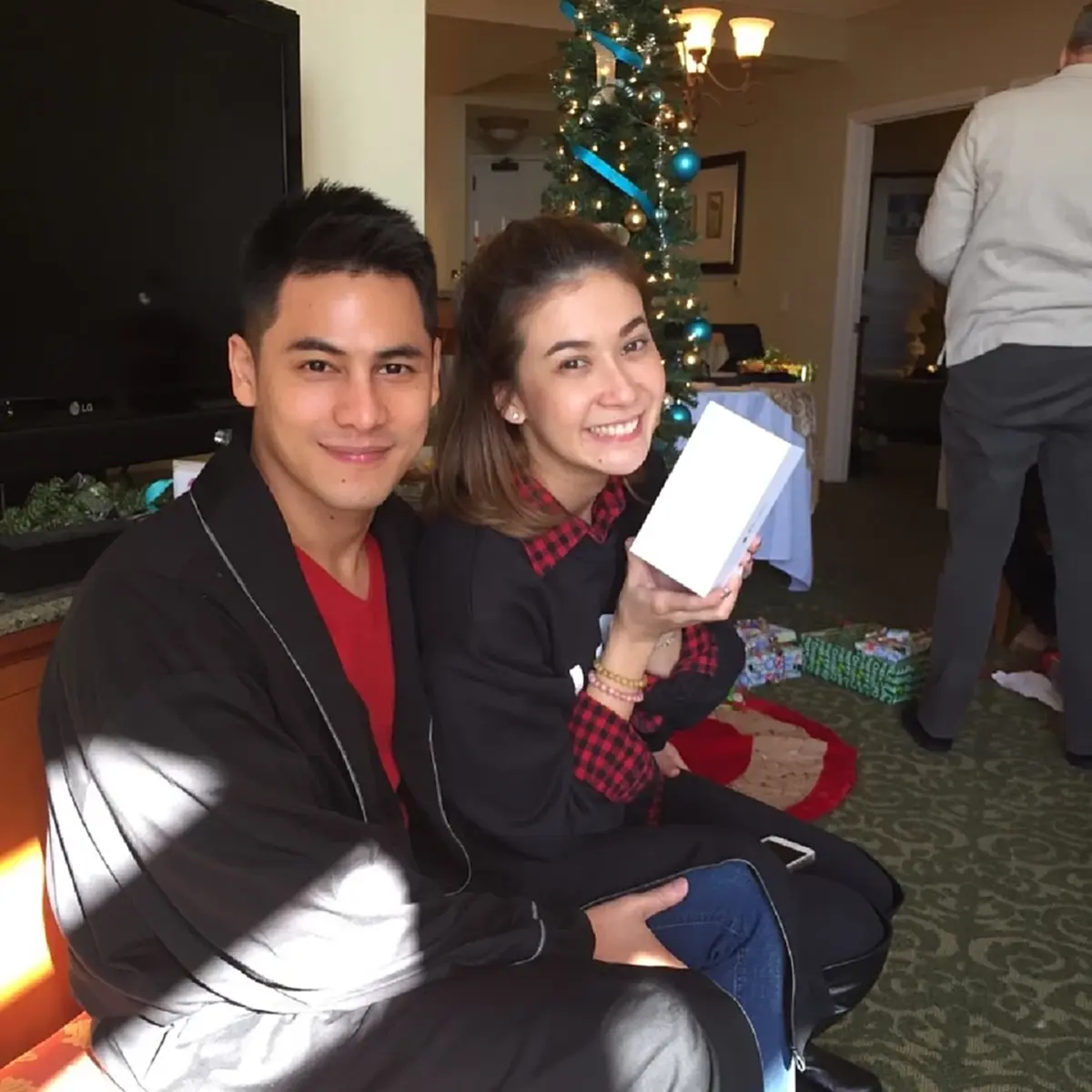 ย้อนเส้นทางรักตั้งแต่วัยใส ถึงวัยเลข 4 ภรรยาโพสต์อวยพรวันเกิด 