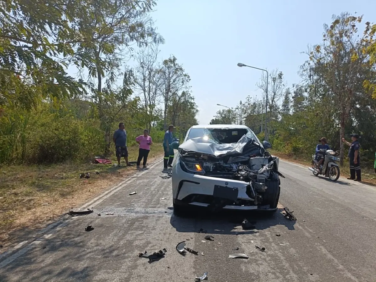 นักเรียนม.ต้น เสียชีวิตพร้อมกัน 3 ศพ ญาติคาใจพบพิรุธในรถคู่กรณี