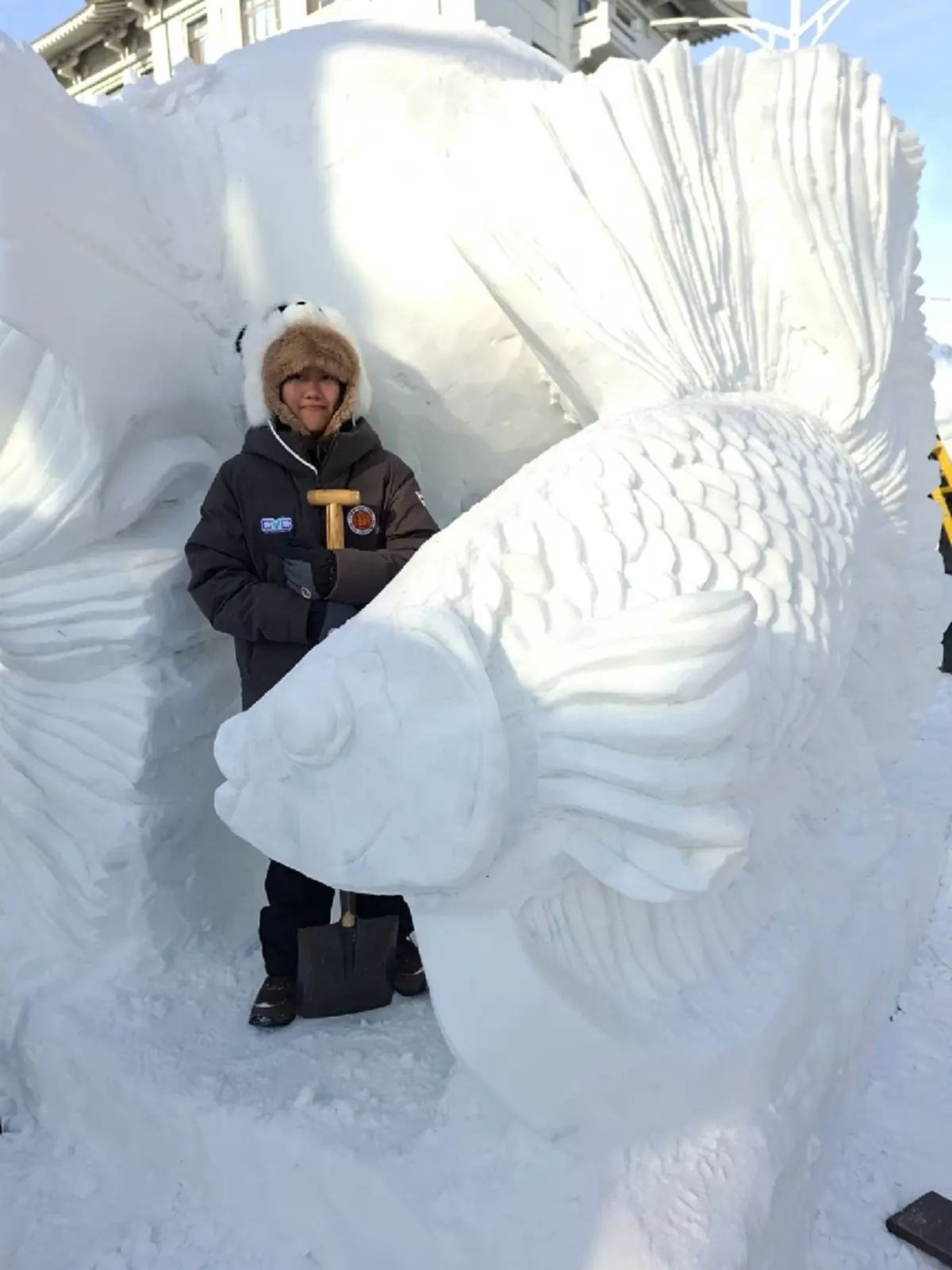 ที่สุดของความภูมิใจ นศ.อาชีวะเชียงรายคว้าแชมป์โลกแกะสลักหิมะ