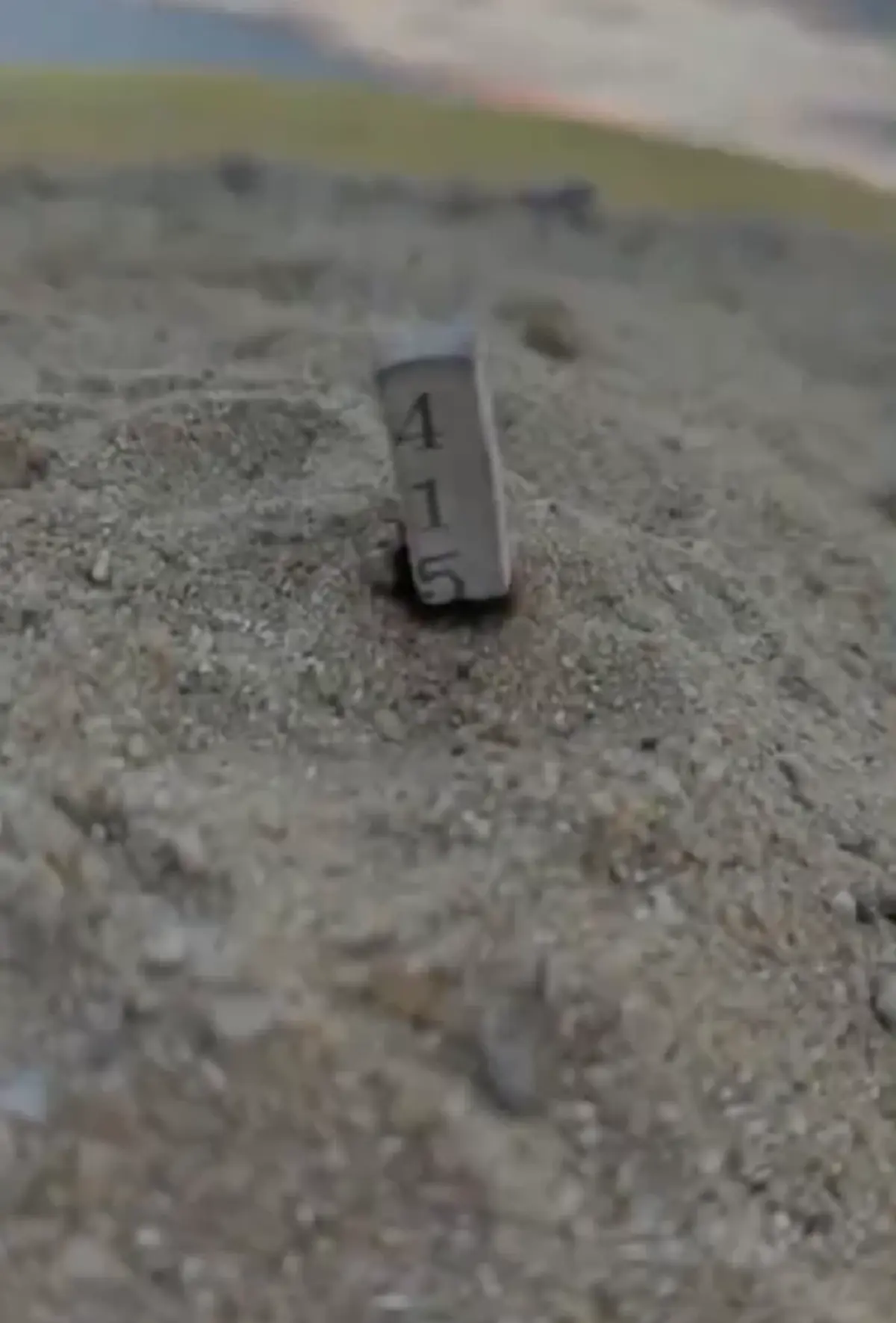 ลูกทุ่งดัง มนต์สิทธิ์ คำสร้อย โชว์จุดธูปมงคล ได้เลขสวย