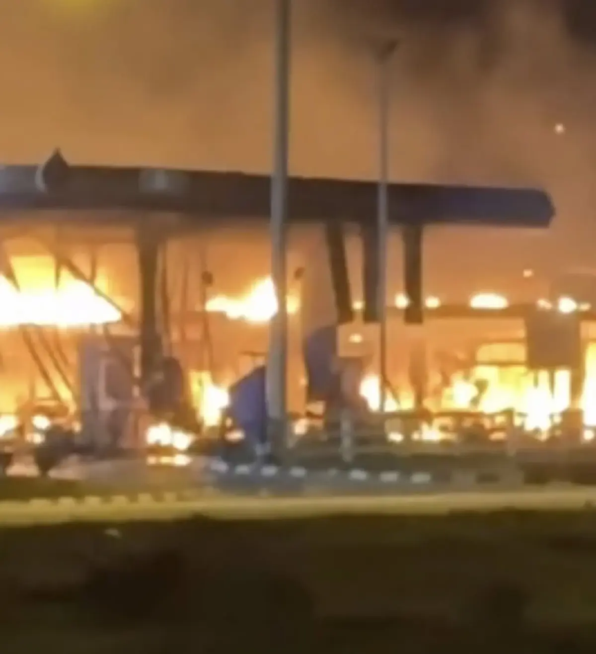 3 ชายแดนใต้ระอุ ลอบบึ้ม-วางเพลิง ปตท. วอด 10 กว่าจุดในคืนเดียว