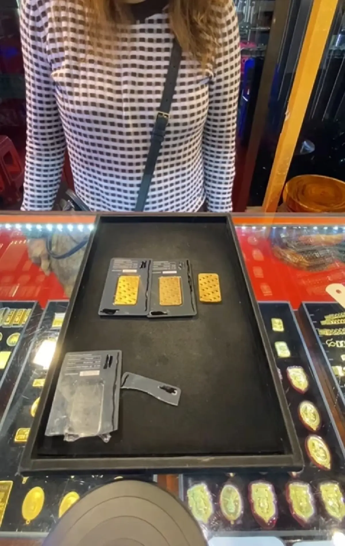 สาวหมดเงินแสน ซื้อทองแท่งจากอเมริกา มาขายที่ไทย รู้ผลตรวจอึ้ง