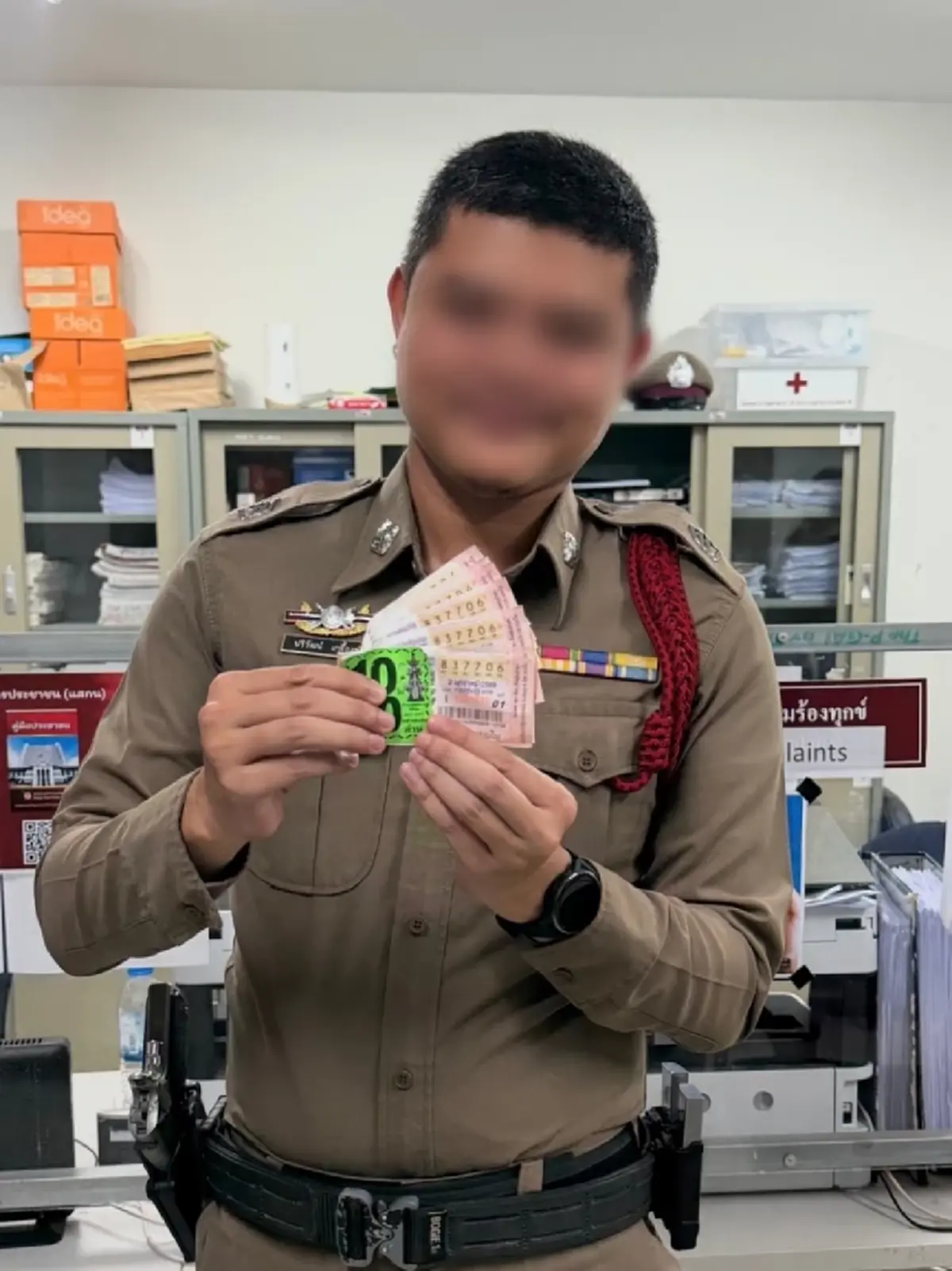 เฮงรับปีใหม่ รางวัลที่ 1 โผล่เกาะสมุย แตก 10 ใบ รับ 60 ล้าน