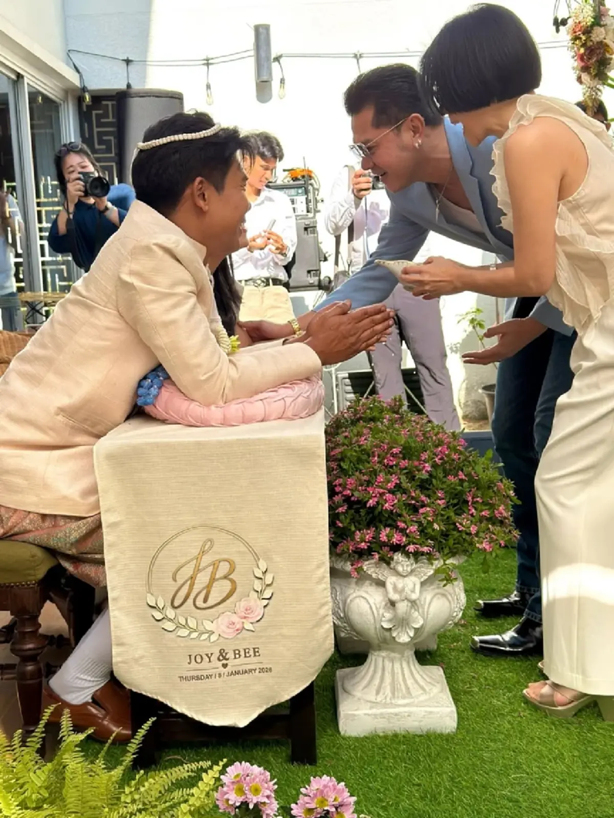 เปิดคำพูดซึ้ง บี กฤษณะพงศ์ เจ้าบ่าวของ จอย ศิริลักษณ์ ในพิธีวิวาห์แสนอบอุ่น