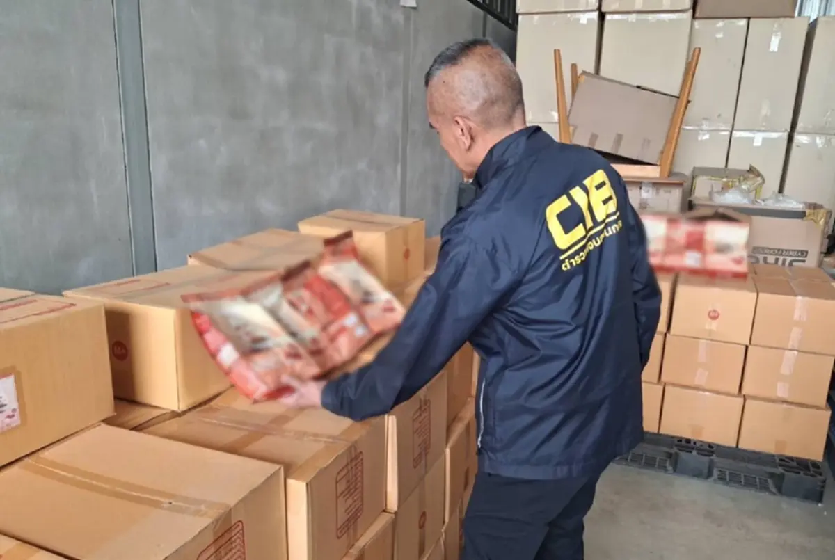 ทาสแมวระวัง บุกโกดังอาหารแมวเถื่อน แอบอ้าง-ใช้เลขทะเบียนปลอม