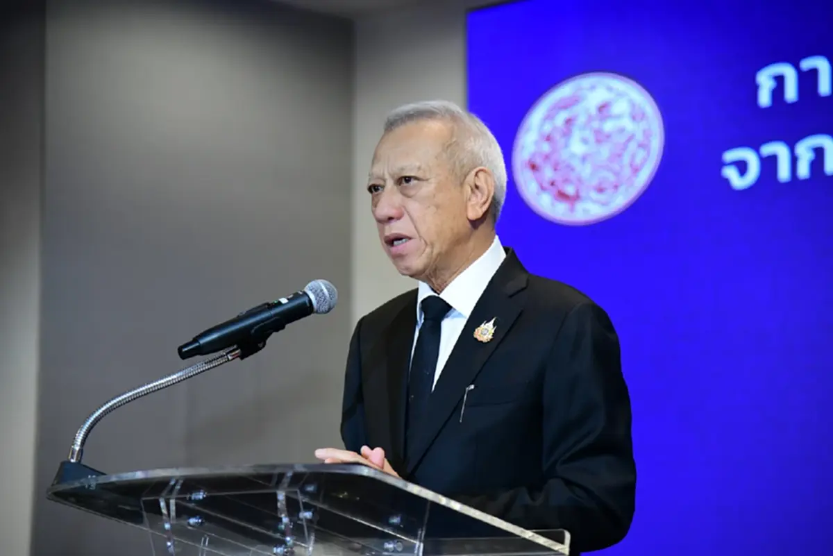 พิพัฒน์ แจง บินประชุมนั่งแต่บิสซิเนสคลาส ใช้เงินกองทุนฯ ประหยัด