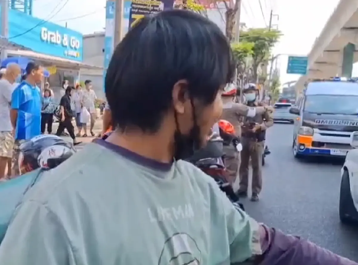 สลดรับปีใหม่ หนุ่ม 27 พุ่งชนไรเดอร์ ร่างกระเด็นโดนซ้ำดับคาที่