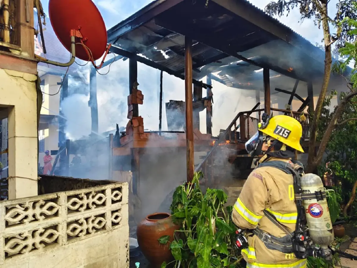 ระทึก ไฟไหม้กุฏิพระวัดดัง ย่านนิมิตรใหม่ เร่งสอบสวนหาสาเหตุ