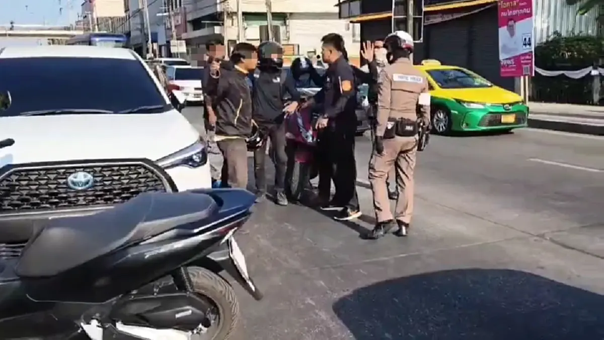 อุกอาจกลางกรุง แก๊งวัยรุ่นปะทะคู่อริ ชาวบ้านโดนลูกหลงบาดเจ็บ