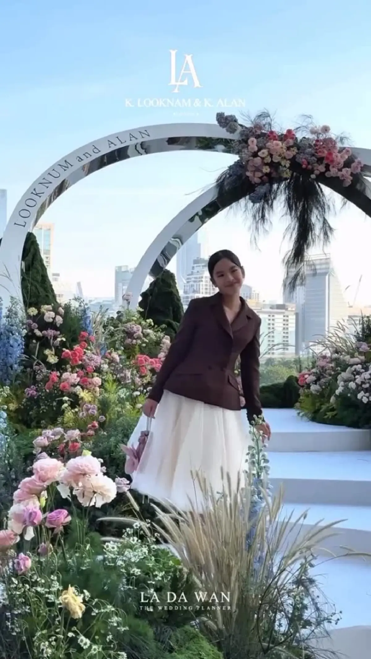 จำแทบไม่ได้! “น้องปีใหม่” ร่วมขบวนขันหมากทีมเจ้าบ่าว 