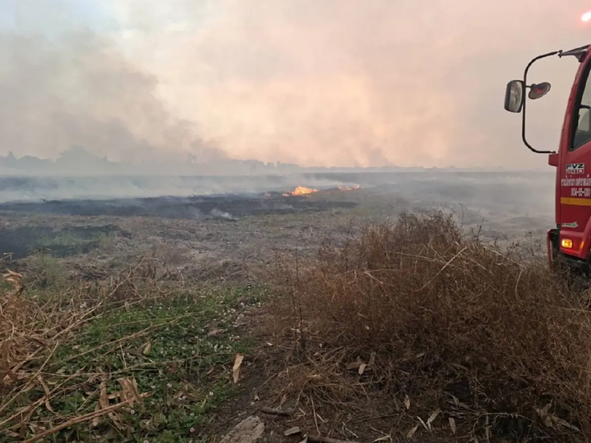 ชาวบ้านซัดทอด ชี้ตัวคนก่อเหตุ เผาทุ่งนา จนไฟลุกลามกว่า 10,000 ไร่