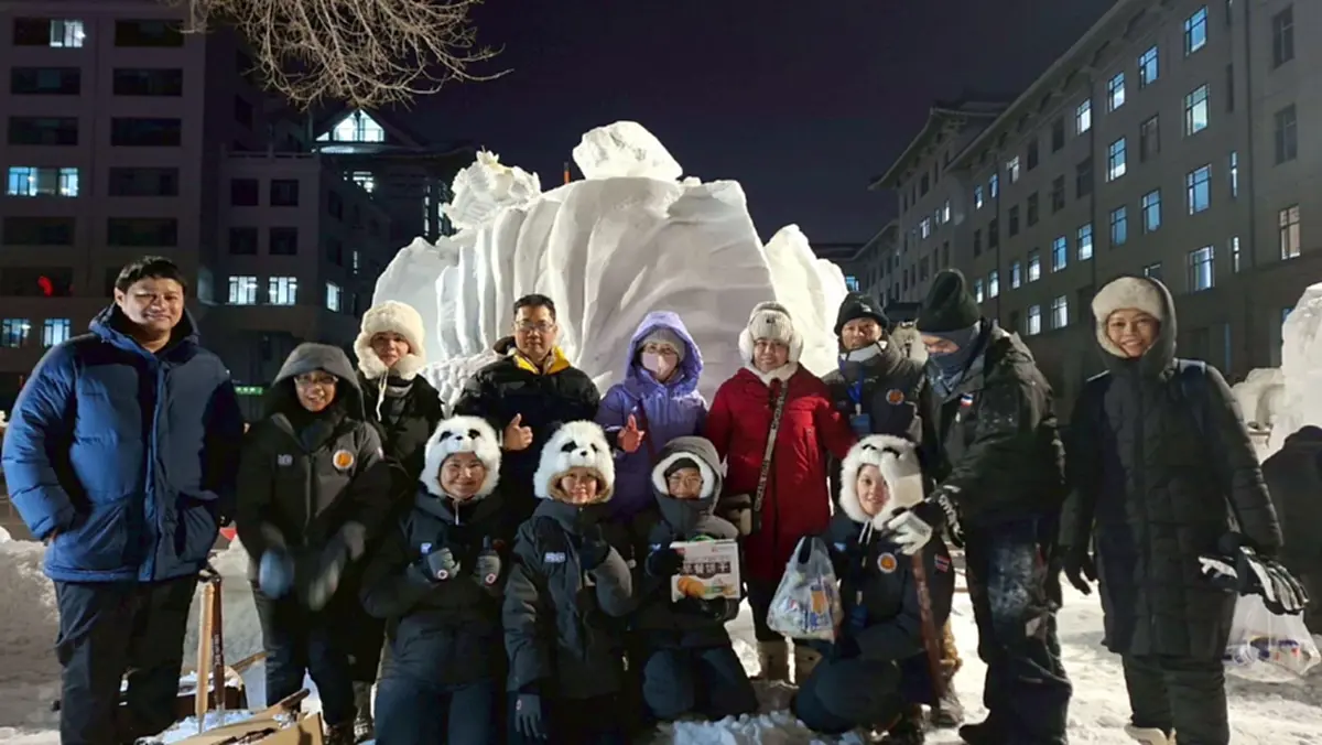 ที่สุดของความภูมิใจ นศ.อาชีวะเชียงรายคว้าแชมป์โลกแกะสลักหิมะ