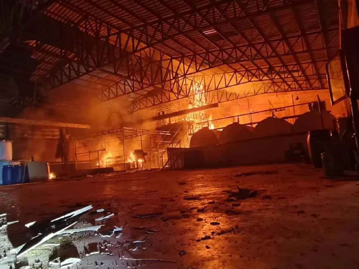 คืบหน้า! เหตุเพลิงไหม้โรงงานผลิตยากันยุง  อ.เมือง จ.ราชบุรี