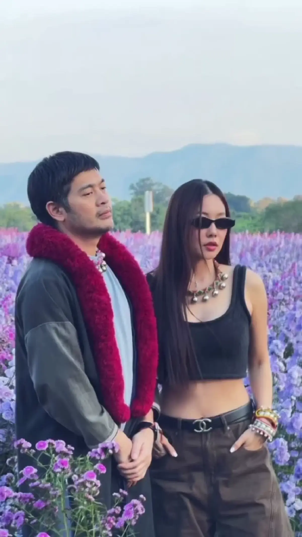 “นุ่น วรนุช” ควง “ต๊อด ปิติ” ถ่ายรูปกลางไร่ แฟนๆ แซวความน่ารัก