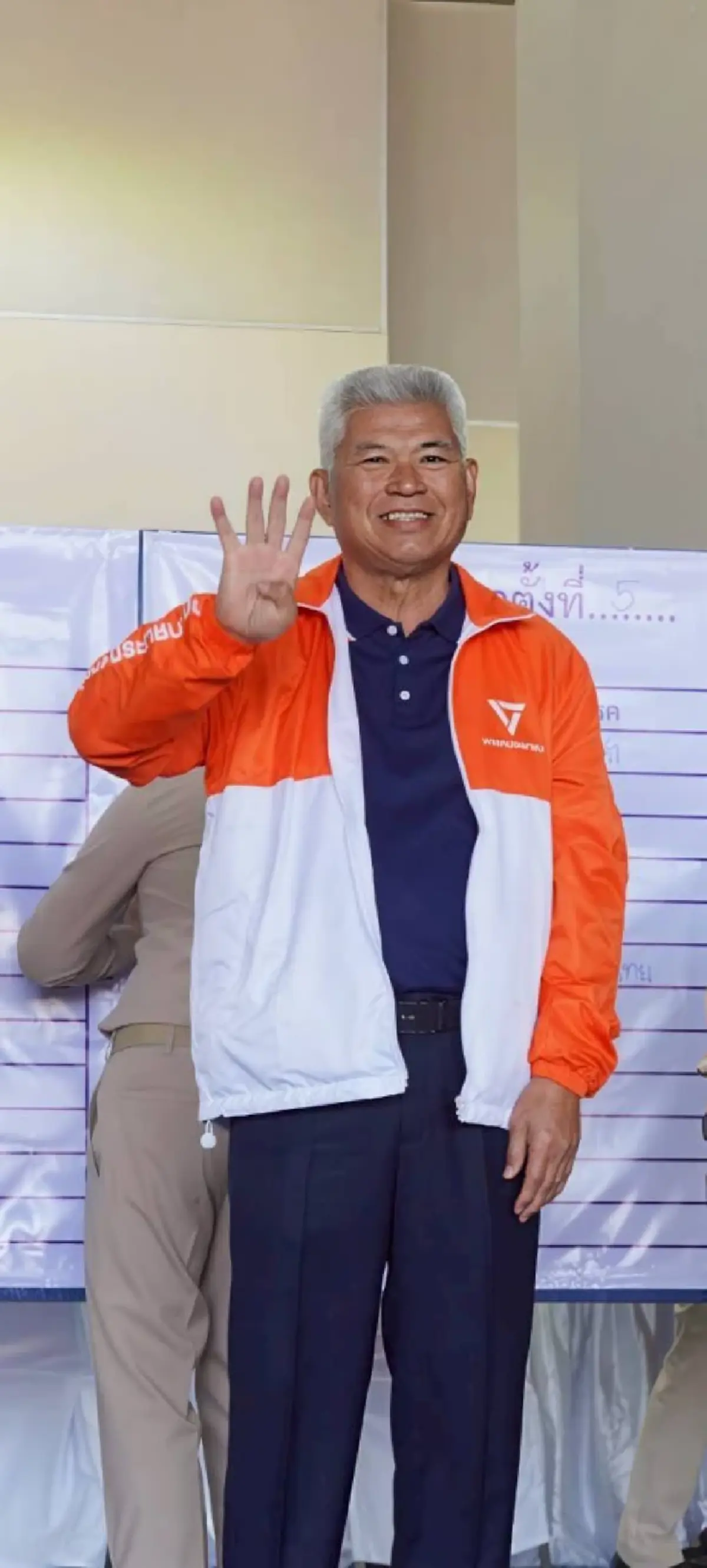 ผู้สมัคร สส.ปชน. เคลื่อนไหวแล้ว ถูกศิษย์เก่าแฉอดีตฝังใจมา 20 ปี