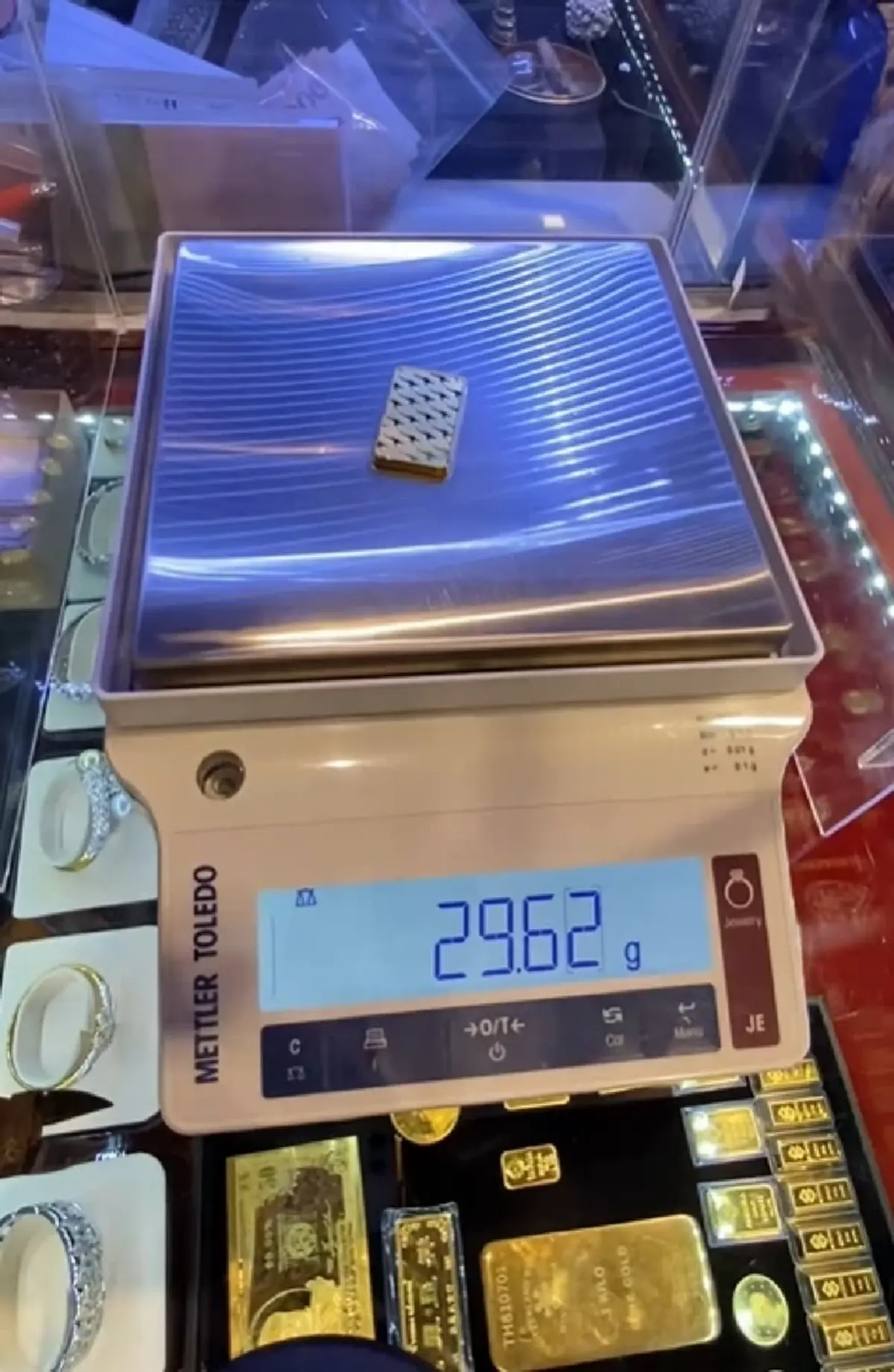 สาวหมดเงินแสน ซื้อทองแท่งจากอเมริกา มาขายที่ไทย รู้ผลตรวจอึ้ง