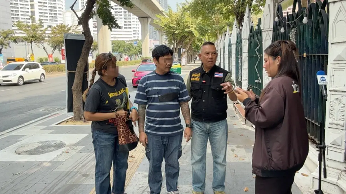 พ่อค้ารองเท้าหวิดดับ ถูกวัยรุ่นกระหน่ำ รู้ต้นเรื่องน่าใจหาย