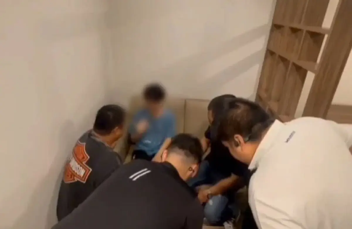 บุกช่วย นศ.ชาย ถูกหลอก ขังตัวในห้อง เรียกค่าไถ่พ่อแม่สูญ 1 ล้าน