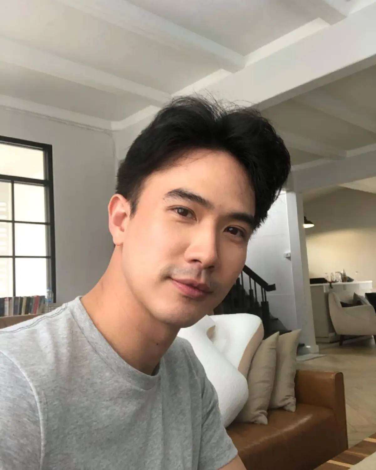 "แม็ค ปวิช" ตอบชัด หลังถูกโยงเป็นพระเอกที่กำลังมีประเด็นดัง