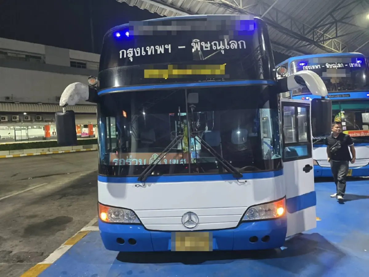 หนุ่มโวย จองรถทัวร์ ชั้น 1 นั่งหลังสุด เจอ 5 เก้าอี้เสริม ไม่มีตั๋ว