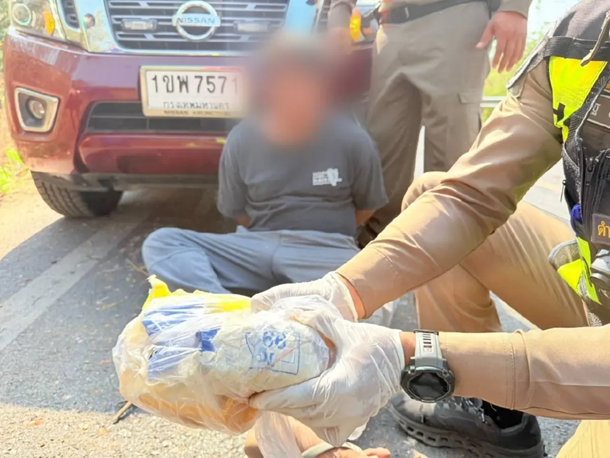 (CIB) ไล่ล่าพ่อค้ายา พยายามติดสินบน-แหกด่าน ก่อนเสียหลักพลิกคว่ำ