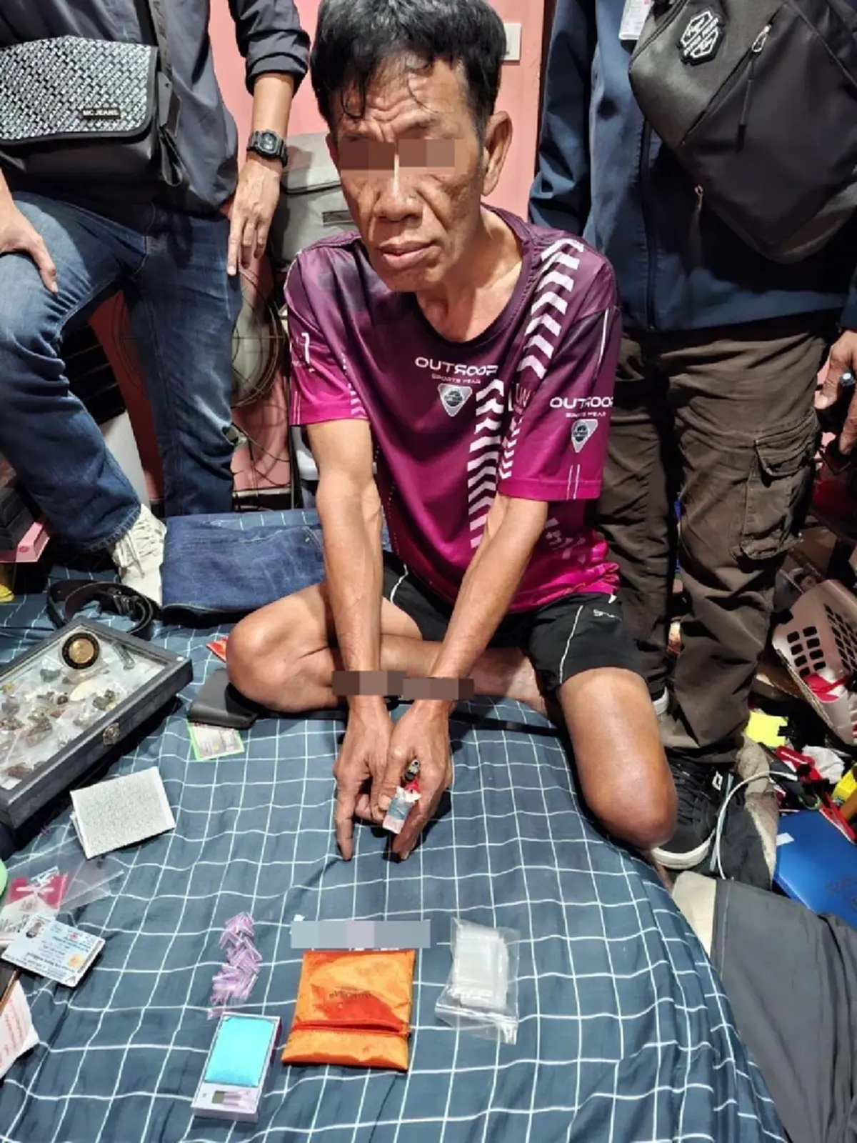 บุกเช้ามืด ทลายรังขาใหญ่วัย 60 ประวัติอื้อ วีรกรรมไม่ธรรมดา