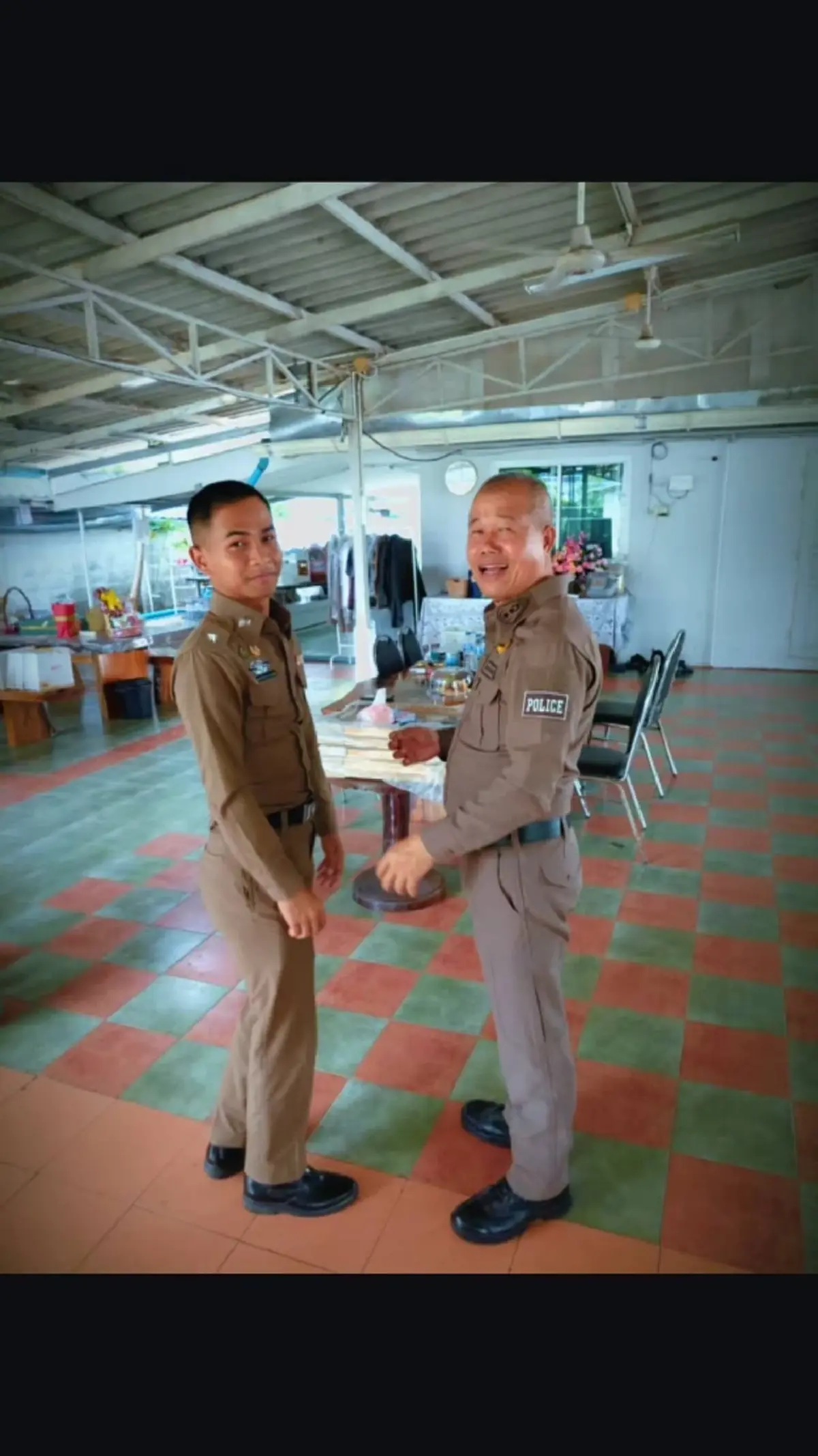 จากเด็กเร่ร่อน สู่ว่าที่ร้อยตำรวจโท สู้ชีวิตลำพังมาไกลเกินฝัน