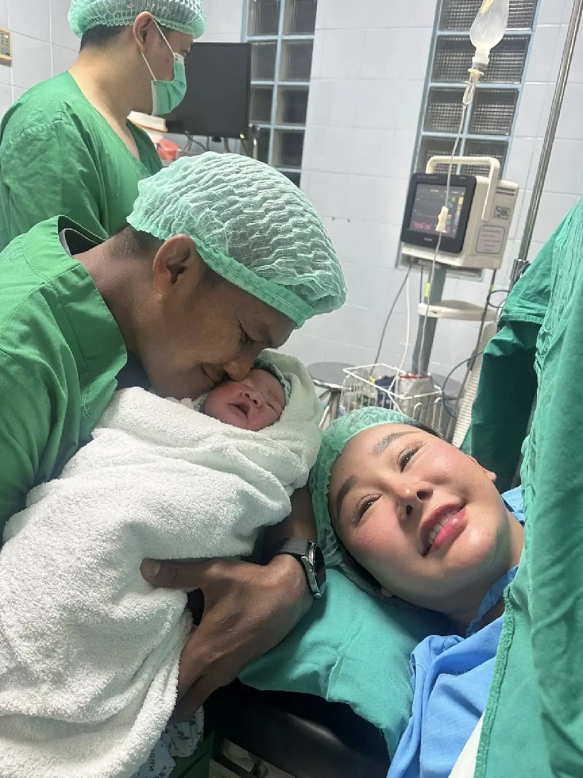 บัวขาว ดีใจ ภรรยาคลอดลูกชายรับวันเด็ก แค่ชื่อก็ไม่ธรรมดาแล้ว